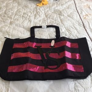 Victoria secret bag with Heavenly gift set. New!